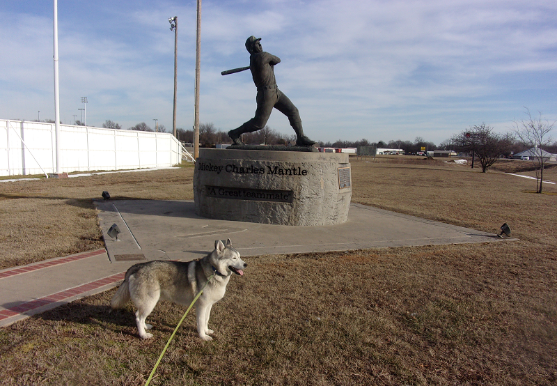 mickey mantle statue