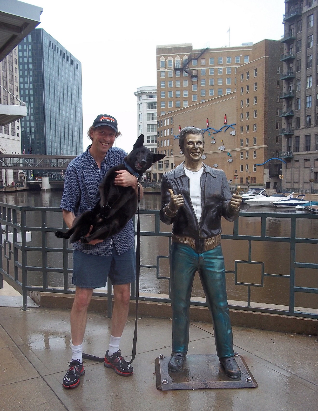 happy days in milwaukee - bronze fonz