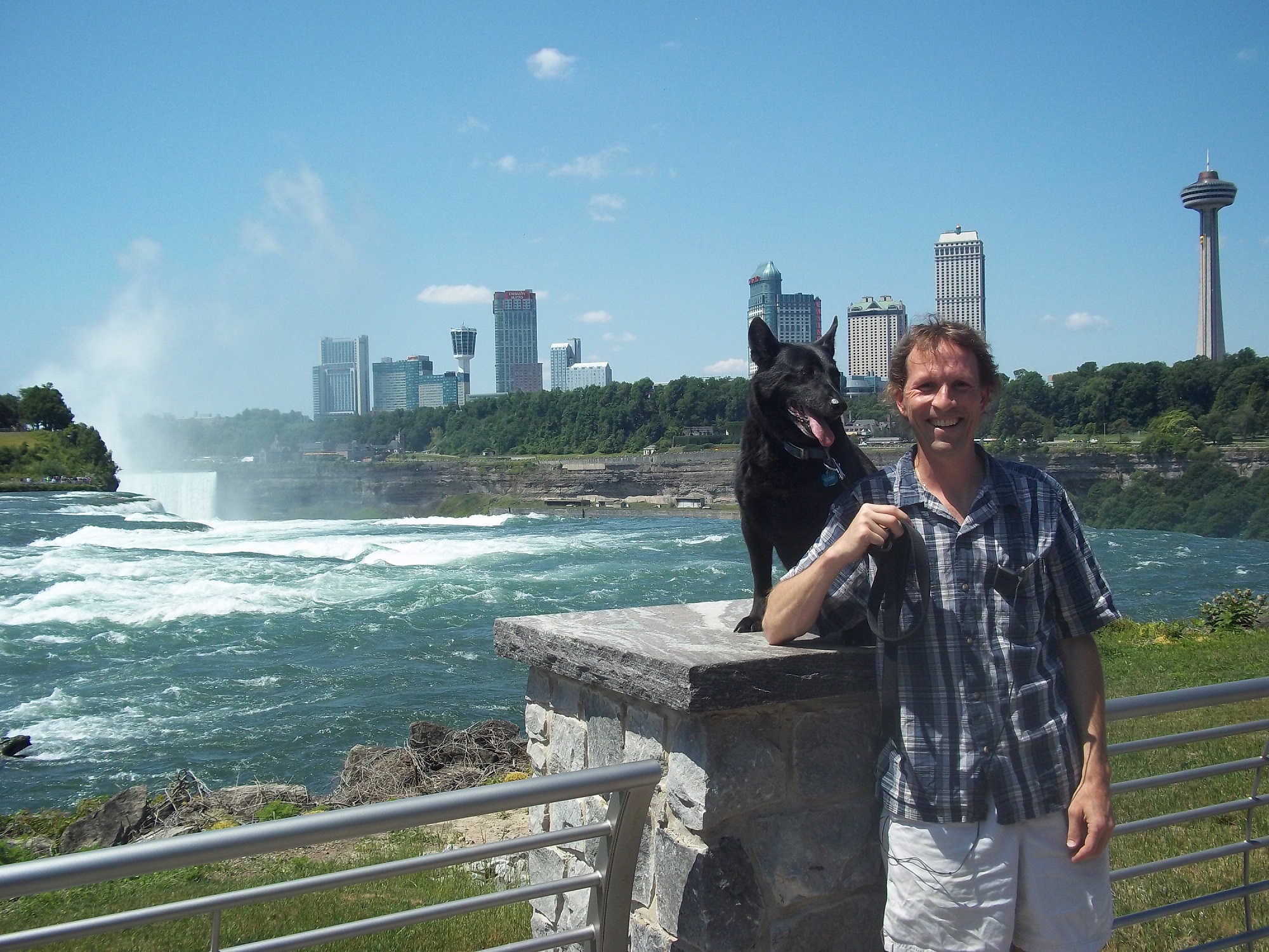 lance and oscar at niagara falls